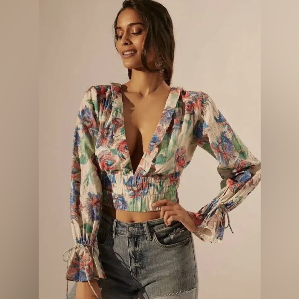 NWT Anthropologie Gathered Blouse Size L White Floral Open Back Ruffle